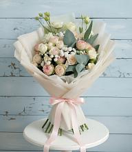 Букет цветов из:  Розы и Лизиантусы в Троицком Омской области