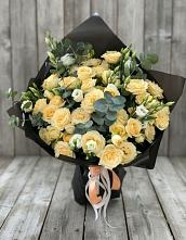 Букет цветов из:  Розы и Лизиантусы в Троицком Омской области