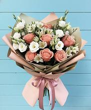 Букет цветов из:  Розы, Альстромерии и Лизиантусы в Троицком Омской области