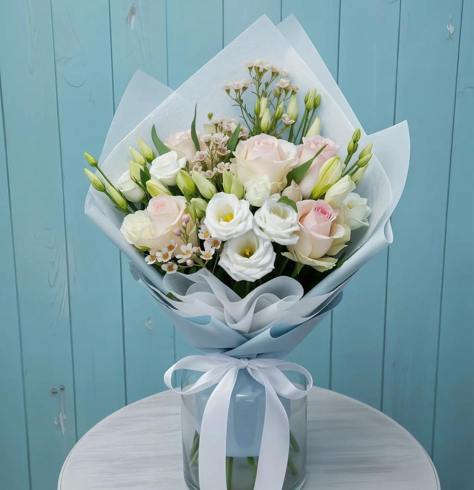 Букет цветов из: Розы и Лизиантусы в Троицком Омской области