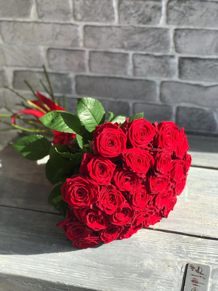 Букет Красные розы Фридом в Троицком Омской области