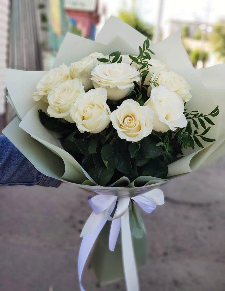 Букет Белые розы Проуд в Троицком Омской области