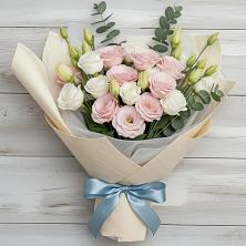 Букет цветов из:  Лизиантусы в Троицком Омской области