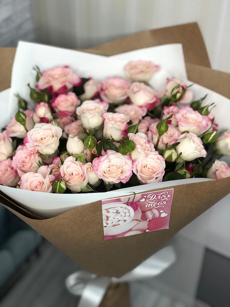 Букет цветов из: Розы в Троицком Омской области