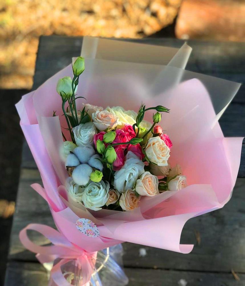 Букет цветов из: Розы и Лизиантусы в Троицком Омской области