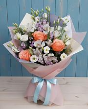 Букет цветов из:  Лизиантусы, Розы, Альстромерии и Гипсофила в Троицком Омской области