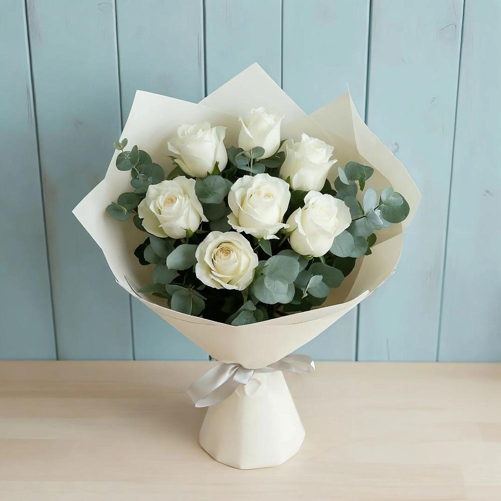 Букет Белые розы в Эвкалипте в Троицком Омской области
