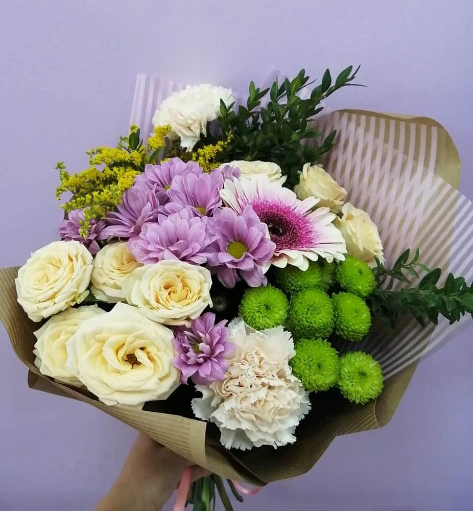 Букет цветов из: Хризантемы, Розы, Гвоздики и Герберы в Троицком Омской области