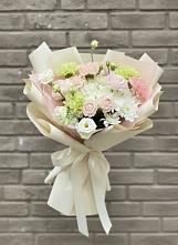 Букет цветов из:  Гвоздики, Розы, Лизиантусы и Хризантемы в Троицком Омской области
