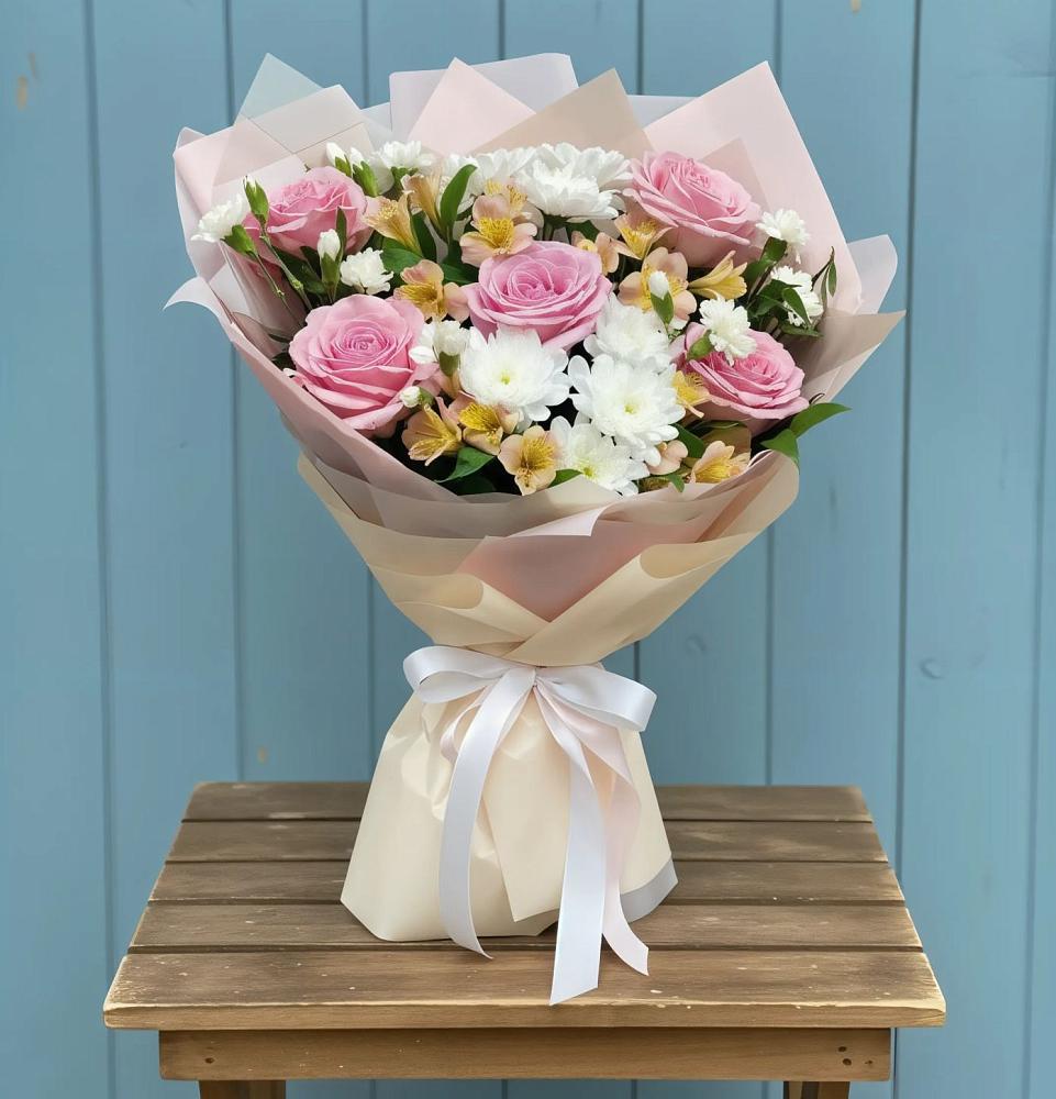 Букет цветов из: Гвоздики, Орхидеи и Розы в Троицком Омской области