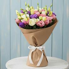 Букет цветов из:  Лизиантусы в Троицком Омской области