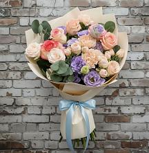 Букет цветов из:  Розы, Лизиантусы и Гвоздики #REPLACE_PRED# Троицком Омской области