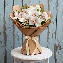 Букет цветов из:  Орхидеи и Розы в Троицком Омской области