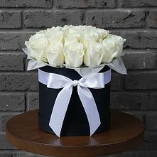 Цветочная композиция из Розы в шляпной коробке в Троицком Омской области