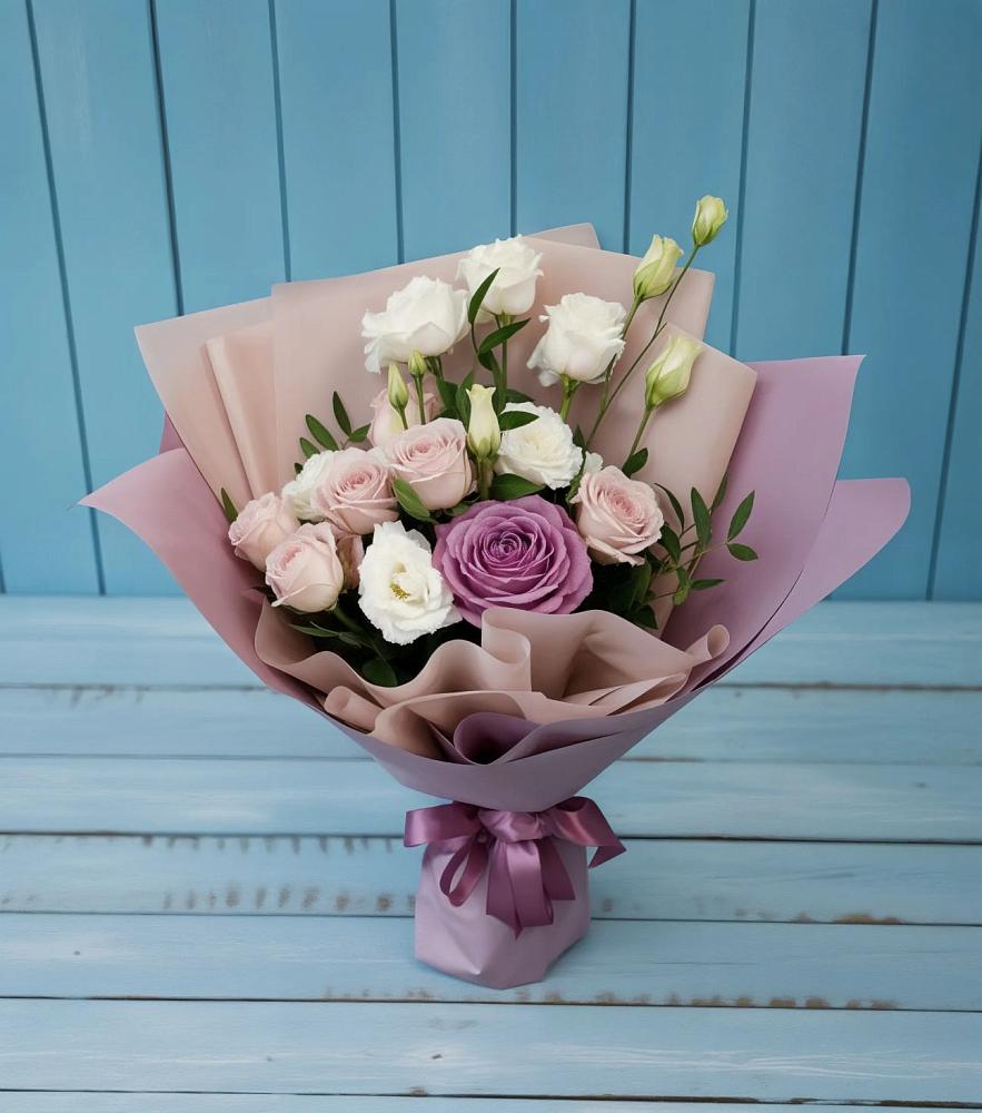 Букет цветов из: Розы и Лизиантусы в Троицком Омской области